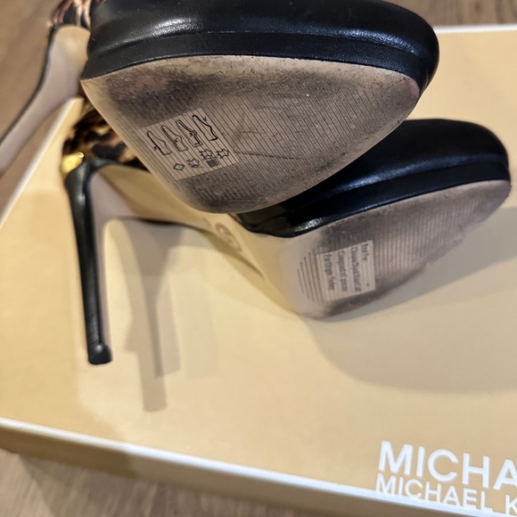 Michael Kors Boots with Real Fur Hairs - Picture 16 of 17